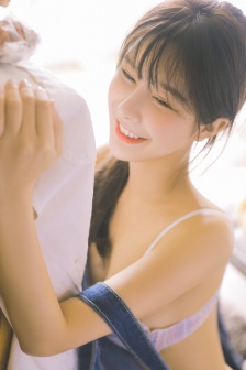 一对白花花的大馒头